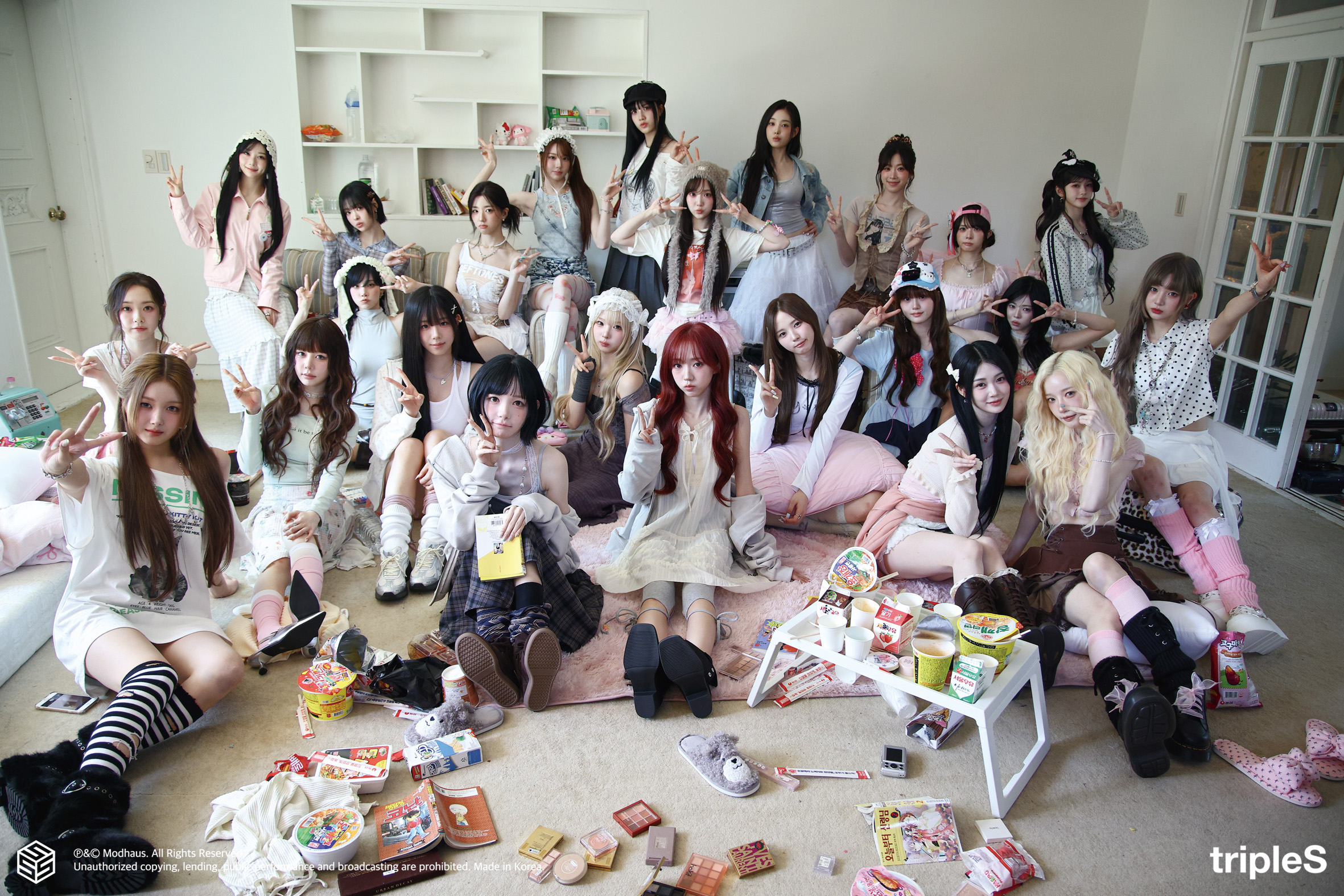 [tripleS] <ASSEMBLE26 LOVE&POP pt.1>&nbsp; 자켓 촬영 Day1 현장 포토 비하인드 pt.1